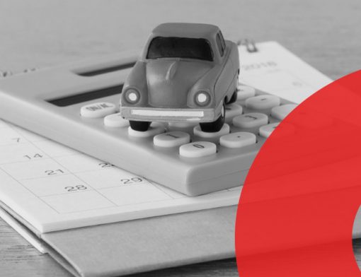 calendário calculadora e enfeite miniatura de fusca sobre os intens restituição de ipva dok despachante