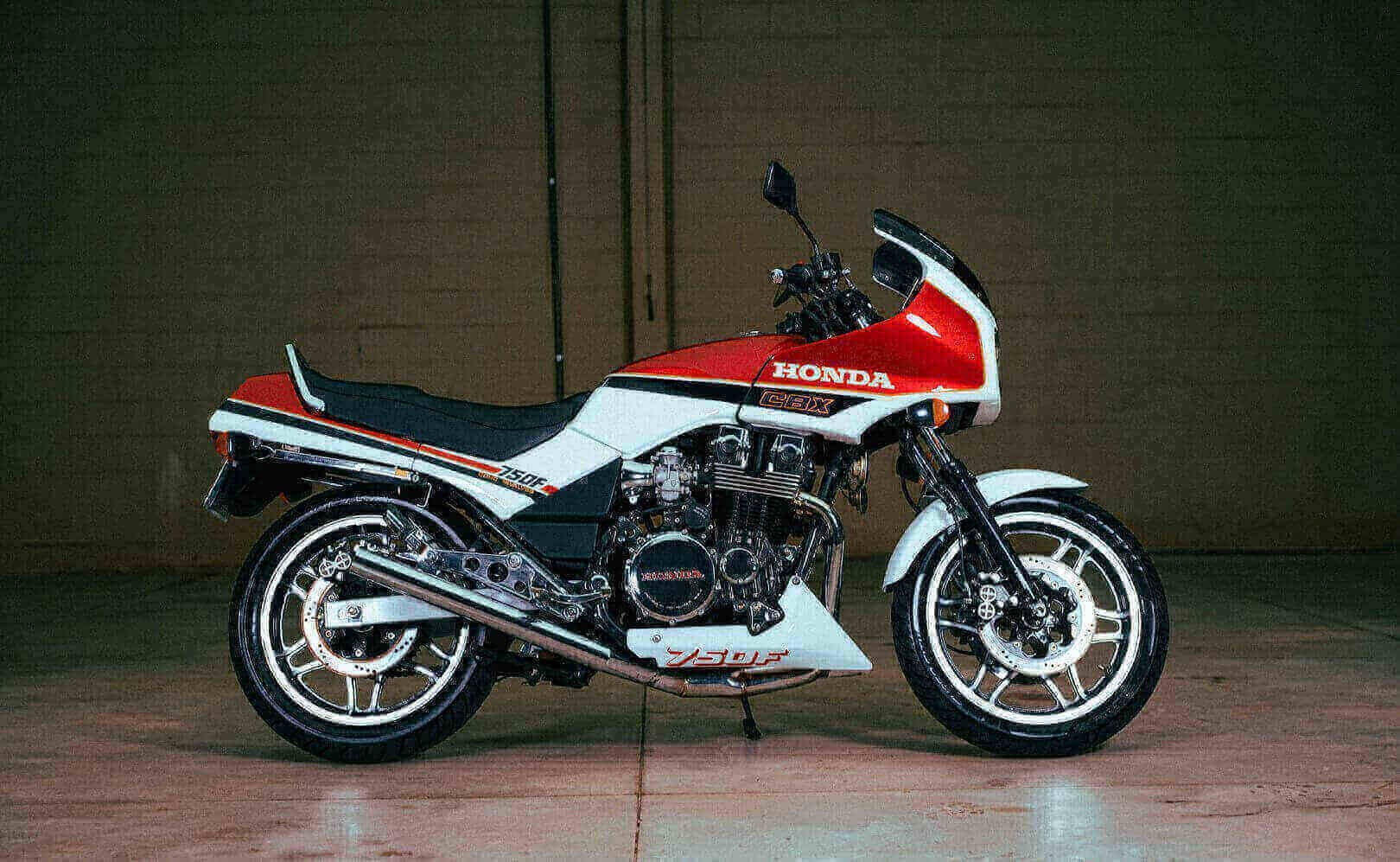Foto de Moto Honda antiga | DOK